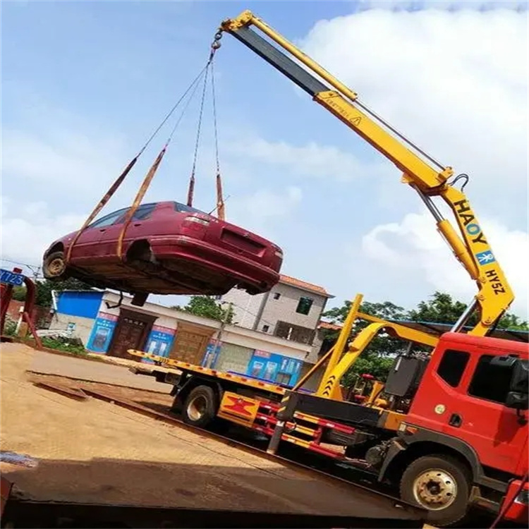 洪湖吊车吊汽车的正确方法